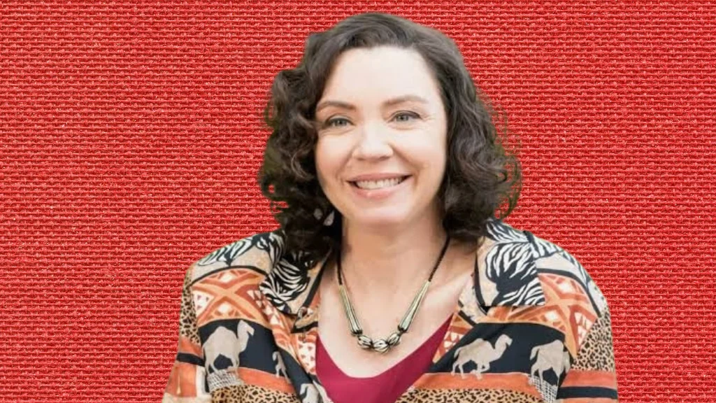 Stephanie Courtney: The Actress Behind Flo, Her Career, Family, and Lasting Fame Stephanie Courtney